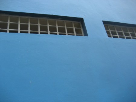 acabado en 2 manos de pintura